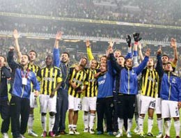 Fenerbahçeli futbolcular Umre'ye gidiyor